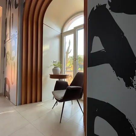 Domus Felix Bed & Breakfast 3*