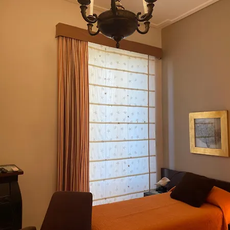 Domus Felix Bed & Breakfast 3*