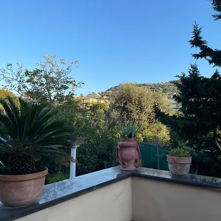 Domus Felix Bed & Breakfast