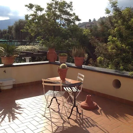 Bed & Breakfast Domus Felix Sorrento