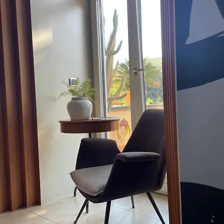 Domus Felix Bed & Breakfast